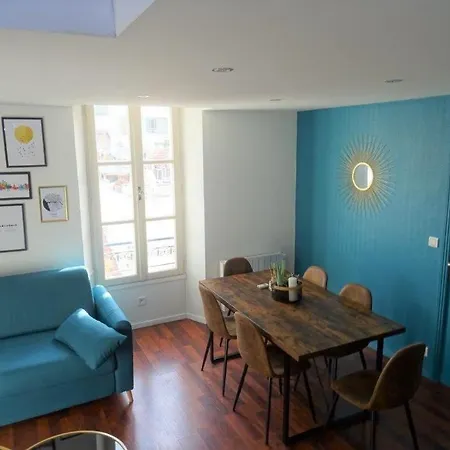 Superbe Duplex 2 Chambres Recemment Renove Avec Balcon Carre D'Or -3Mn Des Plages De La Croisette- ! A2B225