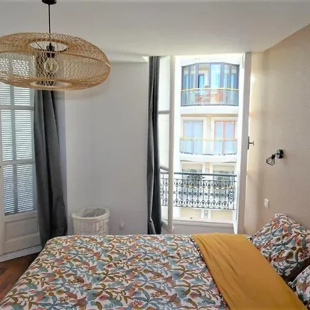 アパート Superbe Duplex 2 Chambres Recemment Renove Avec Balcon Carre D'Or -3Mn Des Plages De La Croisette- ! A2B225 カンヌ